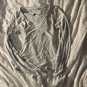 garage fitted light gray v neck long sleeve top